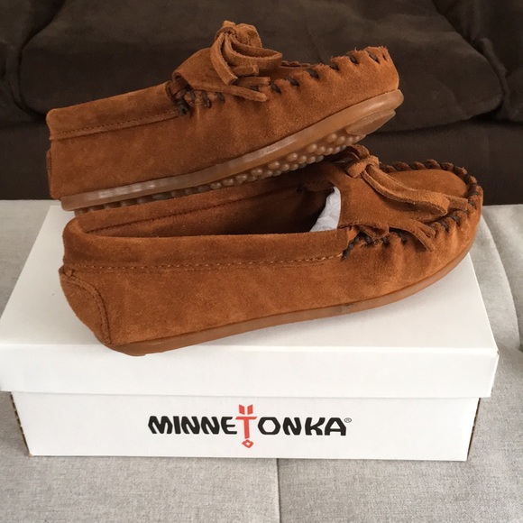 NWT youth Minnetonka Mocs - Picture 3 of 4